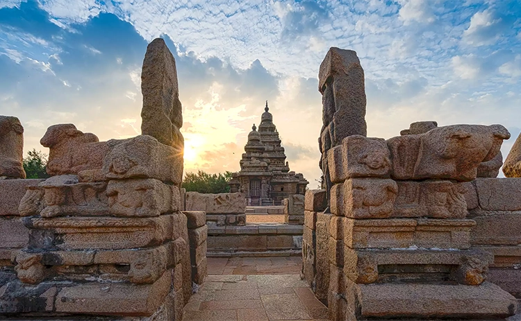 Ancient rock-cut temples of Mahabalipuram, showcasing India’s historic stone carvings & architecture